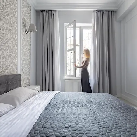 Glow - Dubaj Glamour, Ulica Dluga Old Town Apartamento *