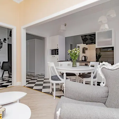 דירה Glow - Dubaj Glamour, Ulica Dluga Old Town
