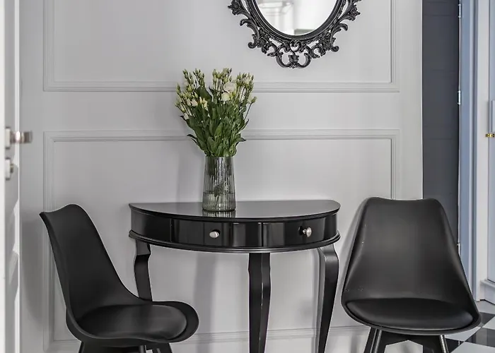 Glow - Dubaj Glamour, Ulica Dluga Old Town *