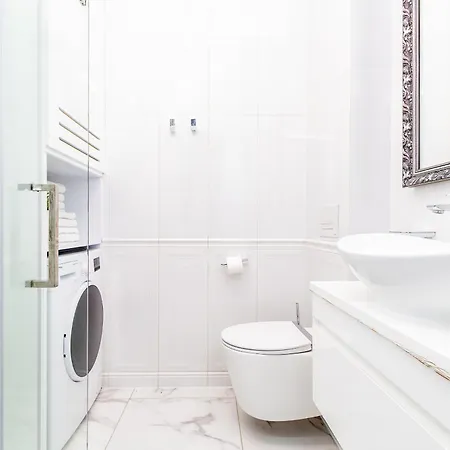 Glow - Dubaj Glamour, Ulica Dluga Old Town *